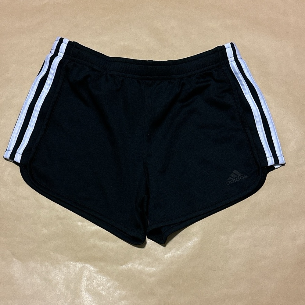 Adidas shorts (YL)